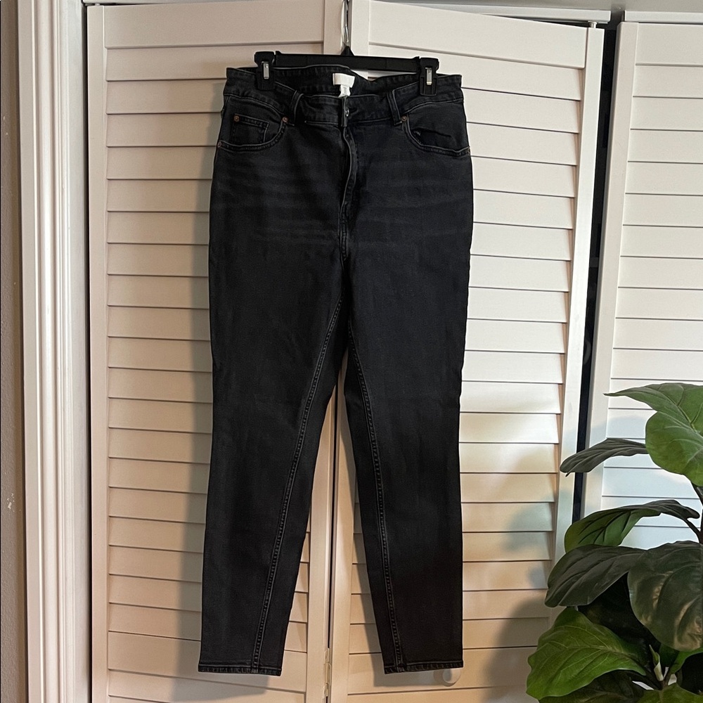 H&M Women’s Black Straight Leg Jeans